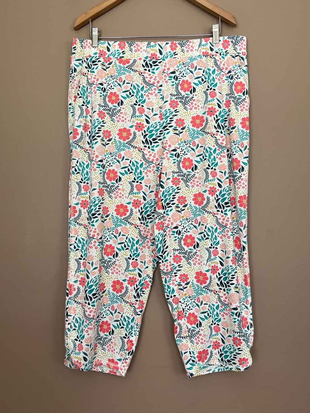 {Duluth Trading Co} Floral Armachillo Cooling Sleep Capris - Womens XL
